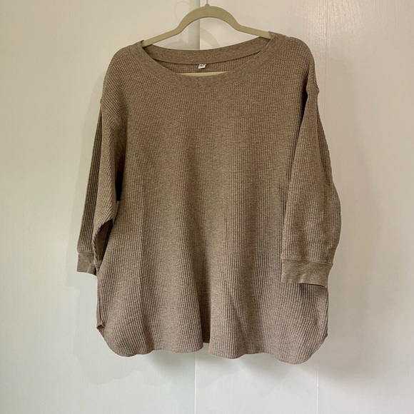 Uniqlo Tops - Uniqlo 3/4 Sleeve Waffle Tee